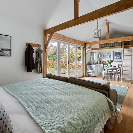 Rogate Stunning Cabin With Incredible Views Near Goodwood מראה חיצוני תמונה